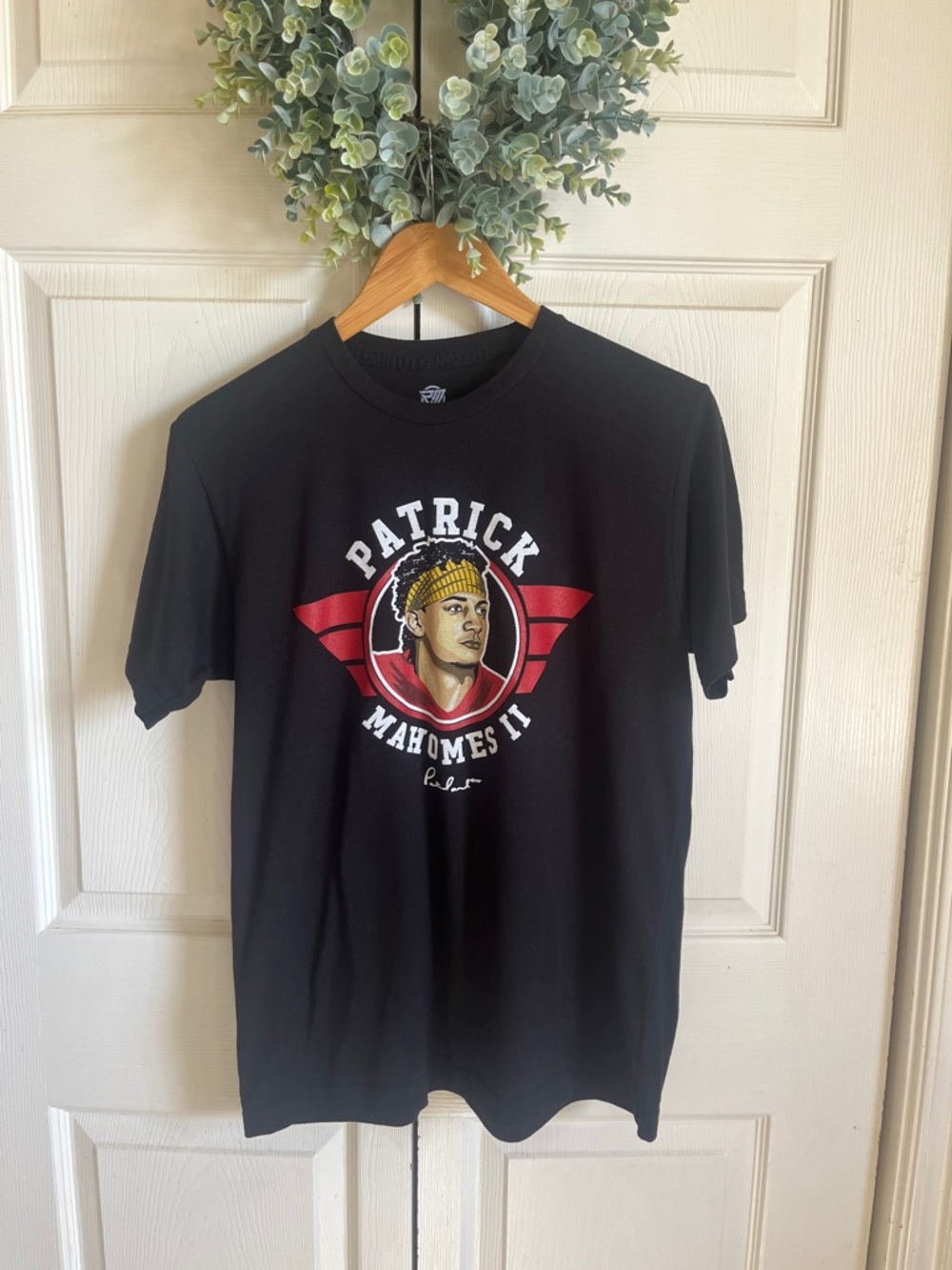 Patrick Mahomes II Official Merchandise Black Graphic Tee M Chiefs